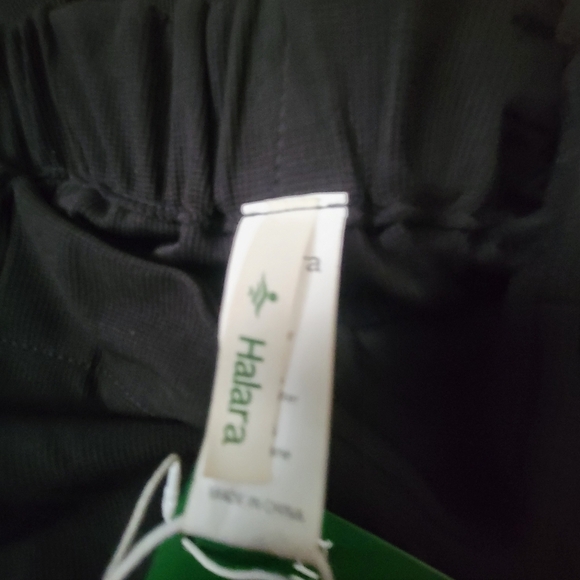 Halara NWT high Waist Pleated Textured Wide- Leg Size Medium. - Picture 8 of 12